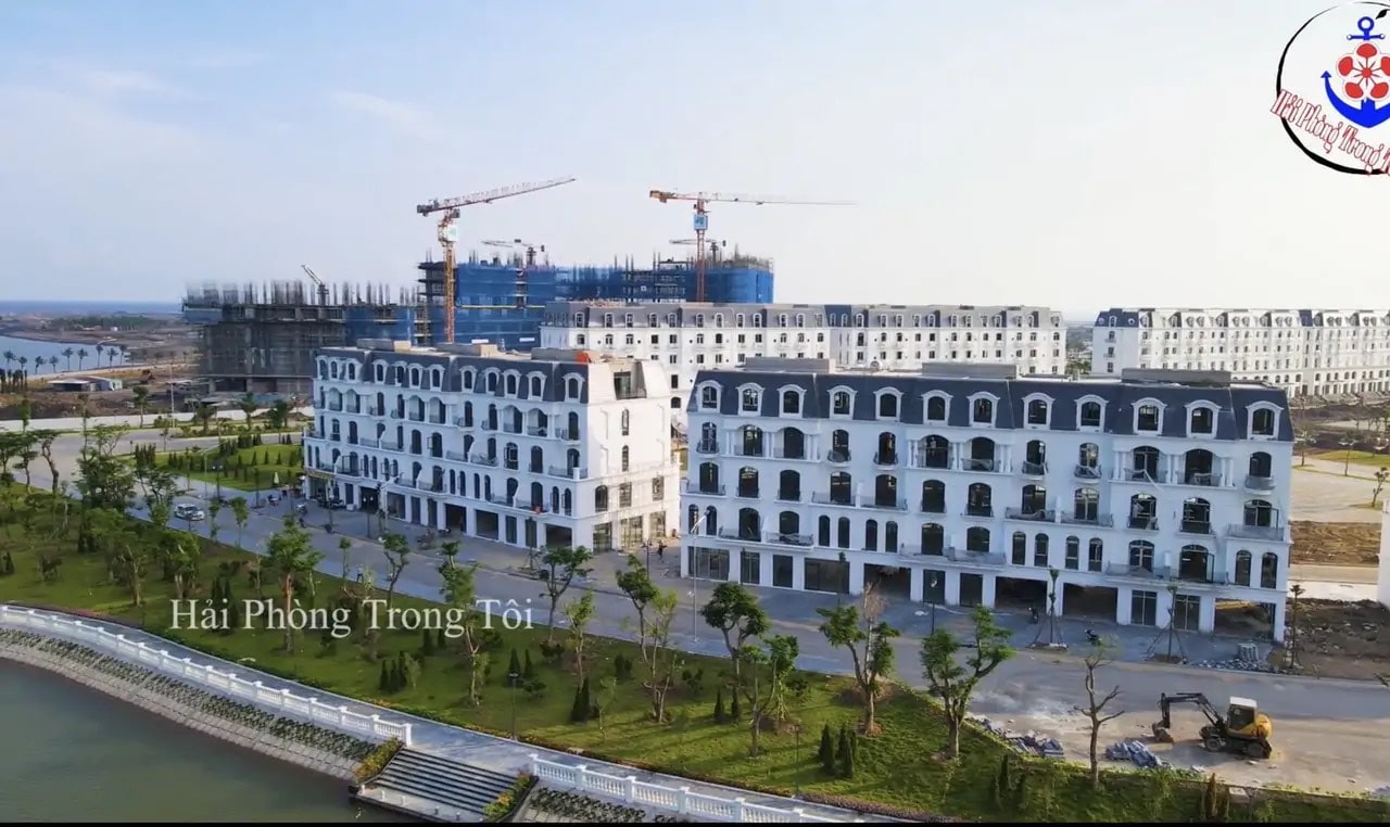 Shophouse Đồi Rồng đang hoàn thiện
